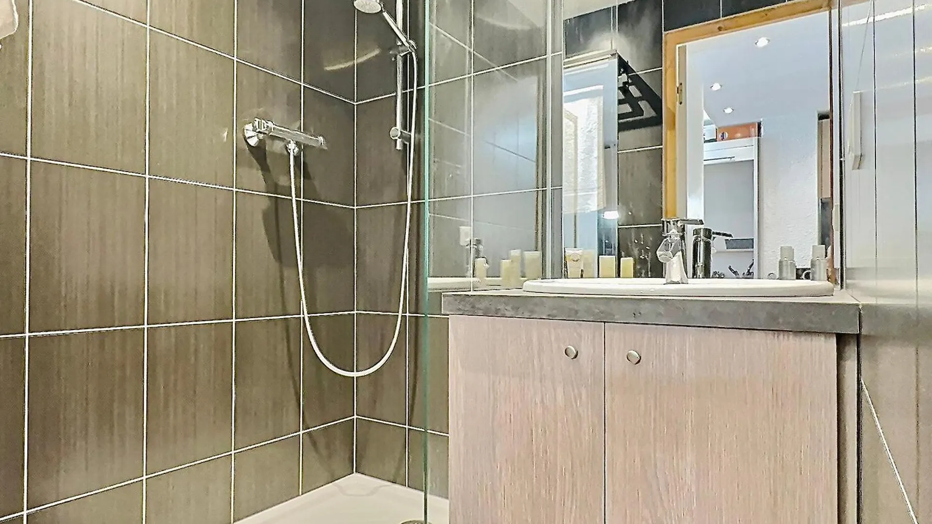 Studio Cabine Renove, 4 Pers, Proche Centre Et Pistes, Parking, Wifi - Fr-1-411-690 Val-d'Isere